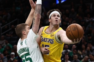 雄鹿VS国王 直播