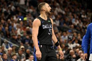 埃弗顿 vs狼队直播